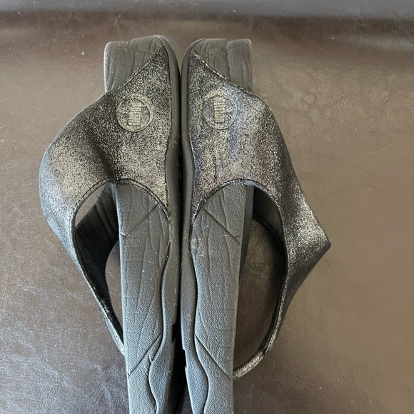 Fitflop size 7  flip flops thong toe post sandals micro wobbleboard - Picture 6 of 17